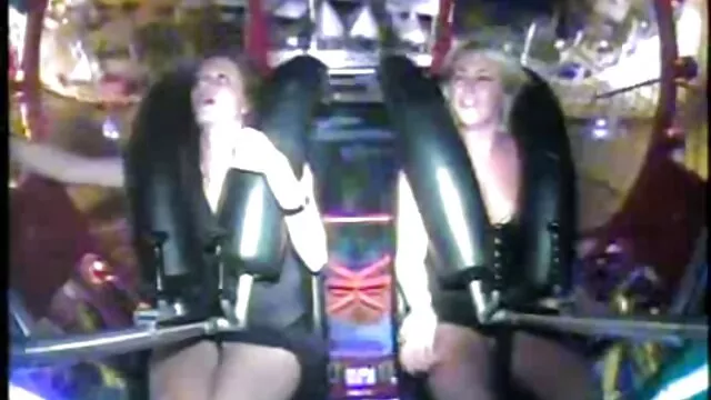 Lily (EU) (38) - kanyargós Brit Háziasszony Lily játszik magyar amator hazi porno magával