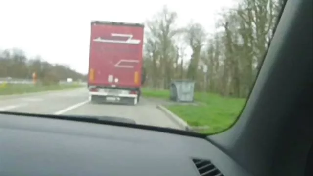 Érzéki Szobalány Mona Azar magyar szex oldalak rábaszik a pénz.